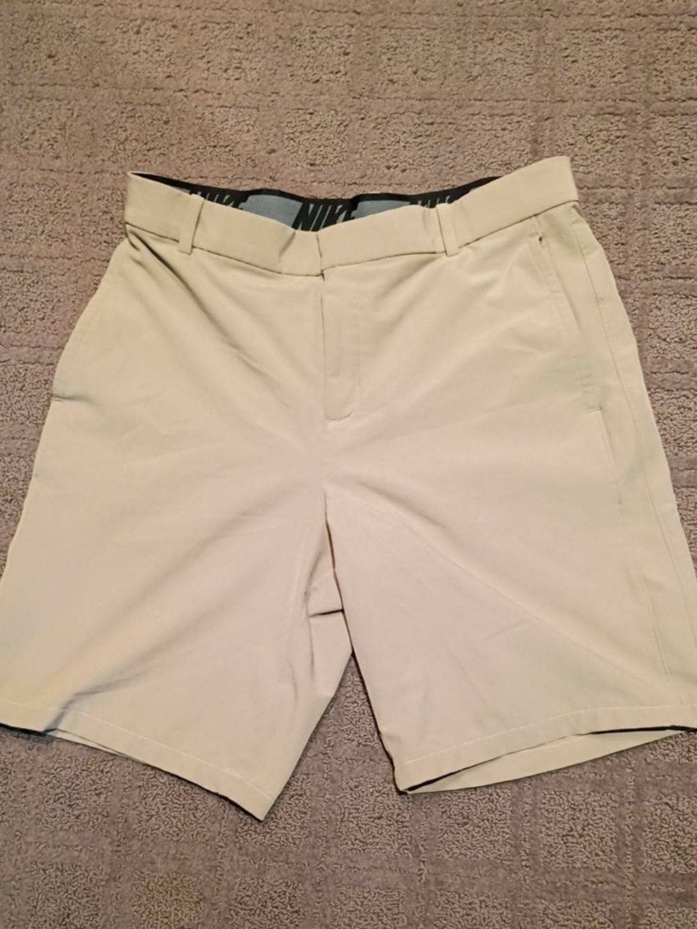 Nike Men’s Light Cream Flat-Front Performance Shorts